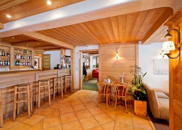 ليه فلوكونز 3* كورشوفيل