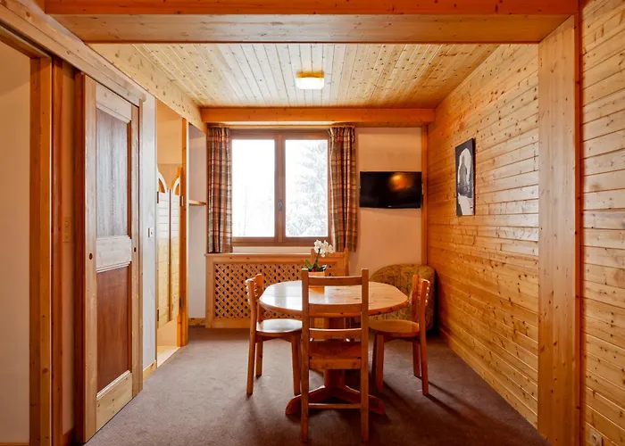 ليه فلوكونز 3* كورشوفيل