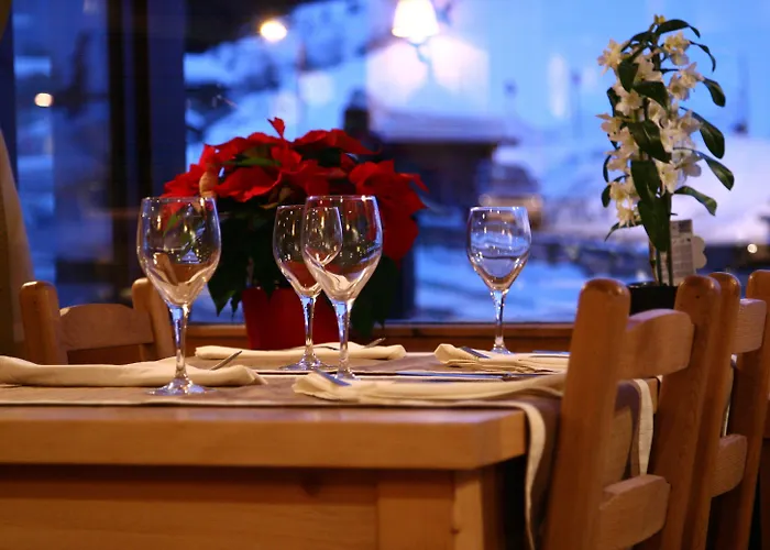 فندق ليه فلوكونز 3*